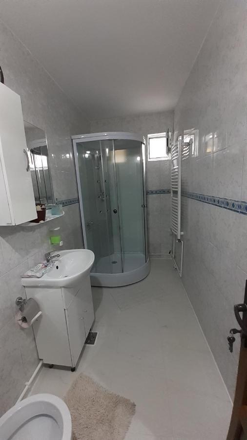 Apartamento Garsoniera George Tîrgu Ocna Exterior foto